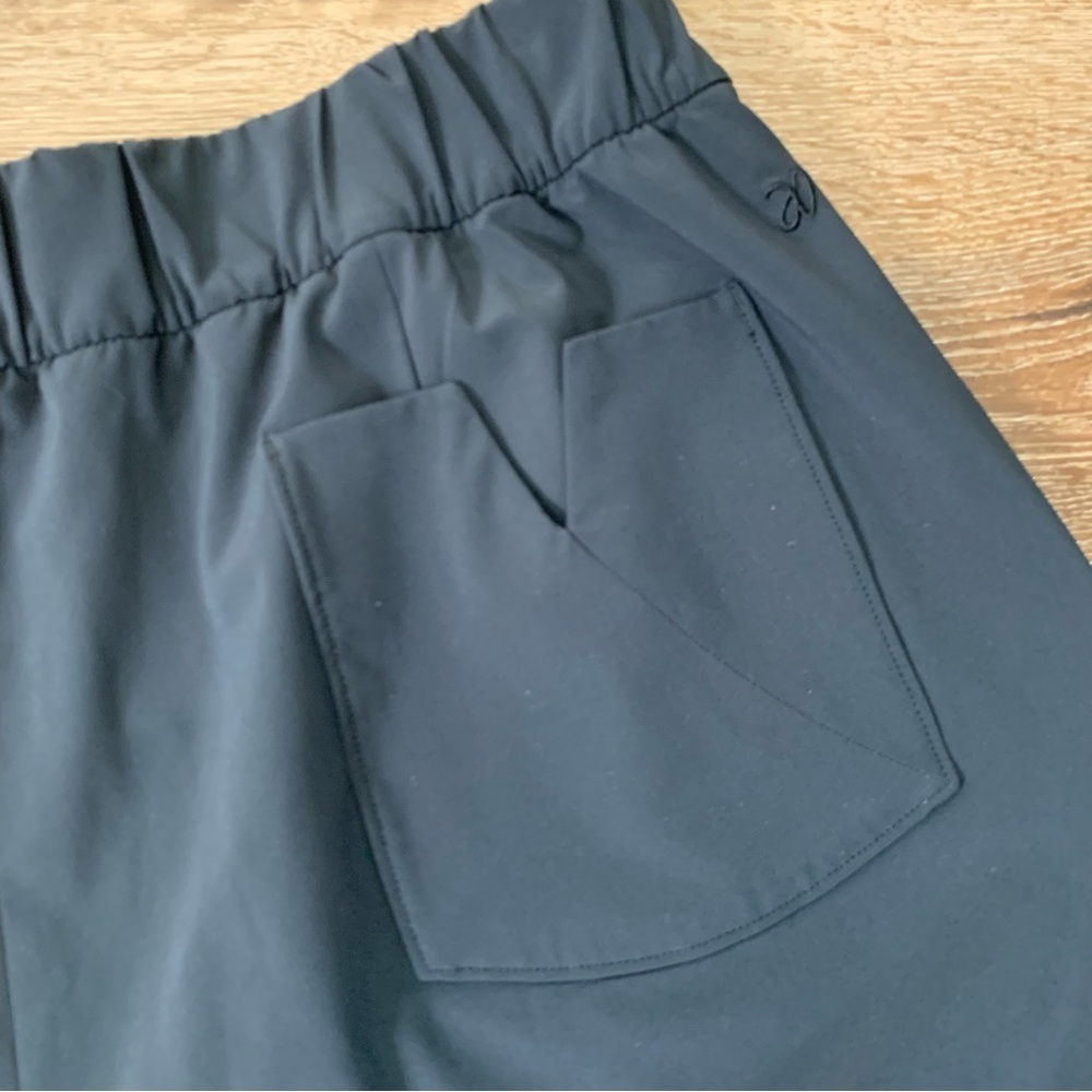 Aday Black At your peak women’s shorts with pockets XL - Picture 7 of 8